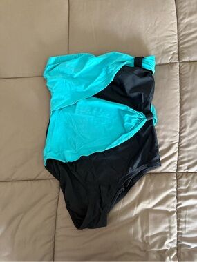 Dippin' Daisy's Turquoise and Black Twist One-Piece Swim